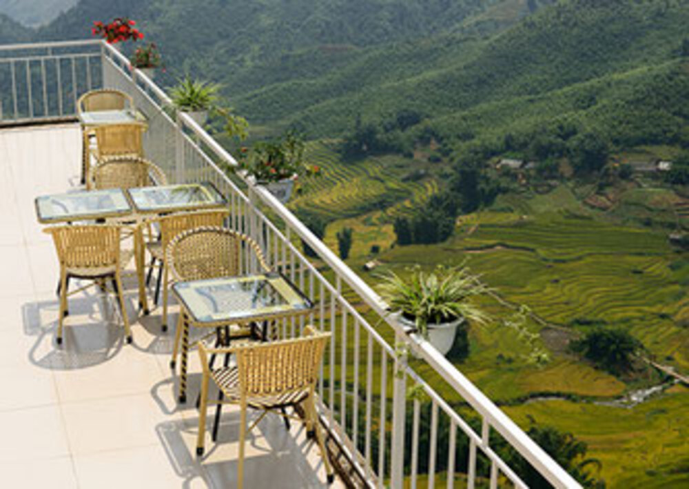 10-must-visit-cafes-when-coming-to-sapa-1