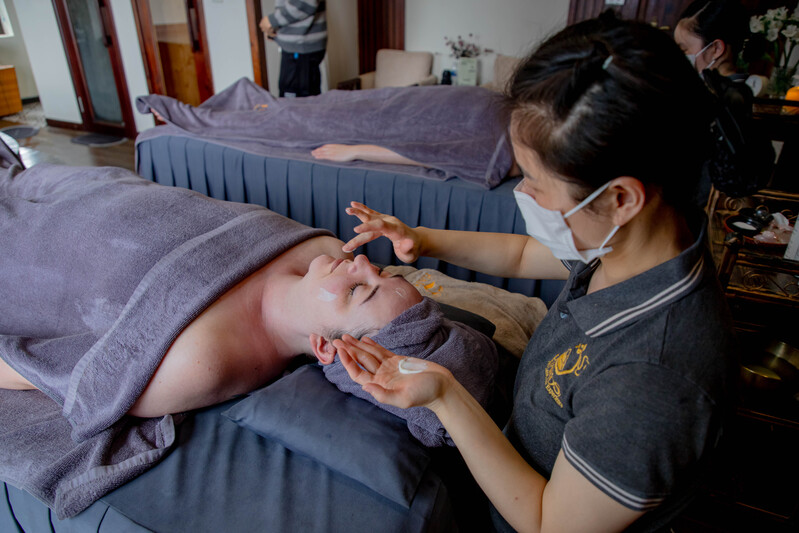 Trải nghiệm gội đầu dưỡng sinh và chăm sóc da mặt tại Halosa Spa & Massage