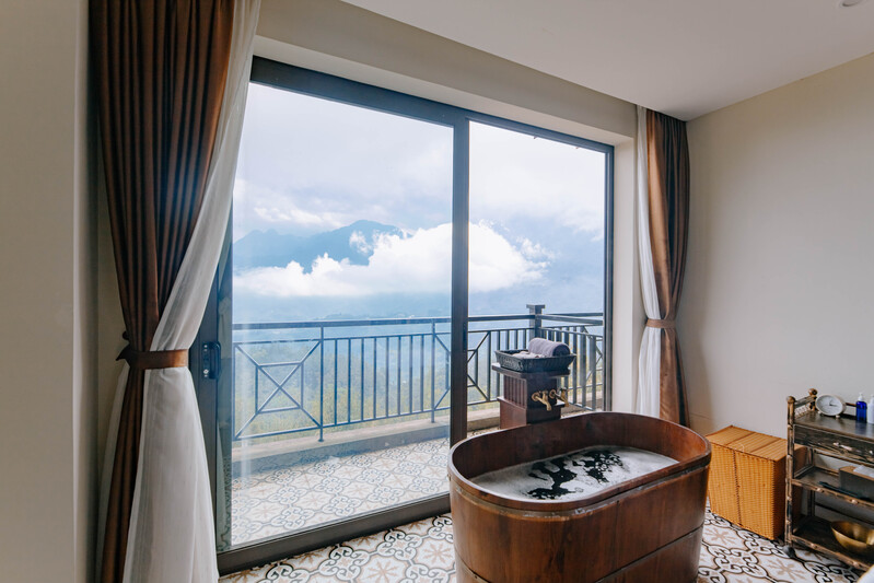 Thư giãn thân – tâm – trí với liệu trình tắm lá thuốc người Dao tại Halosa Spa & Massage